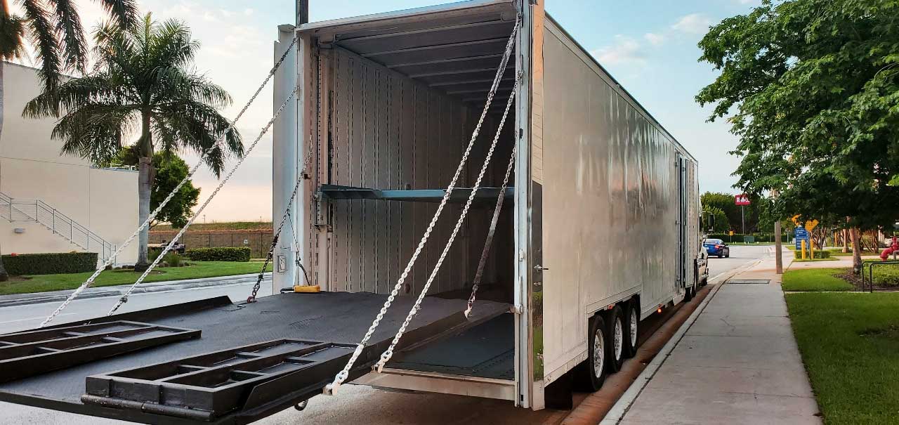 enclosed auto transport carriers